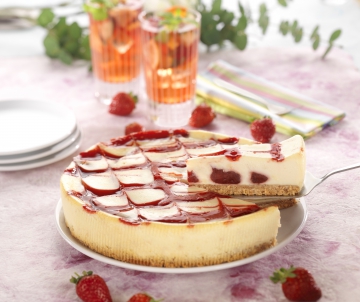 Strawberry & white chocolate cheesecake